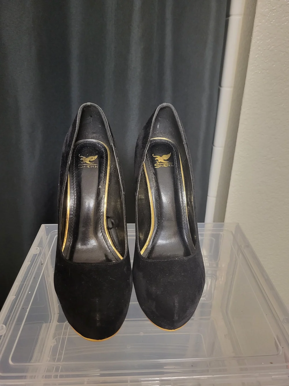 Shiekh Black Velvet Platform Pumps with Gold Heels